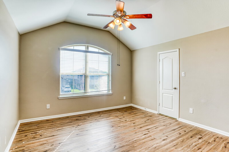 2,230/Mo, 5115 Misty Ln Bacliff, TX 77518 Bedroom View 2