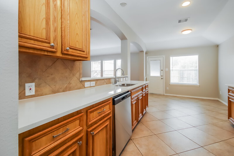 2,325/Mo, 14203 Spring Knoll Ln Rosharon, TX 77583 Kitchen View