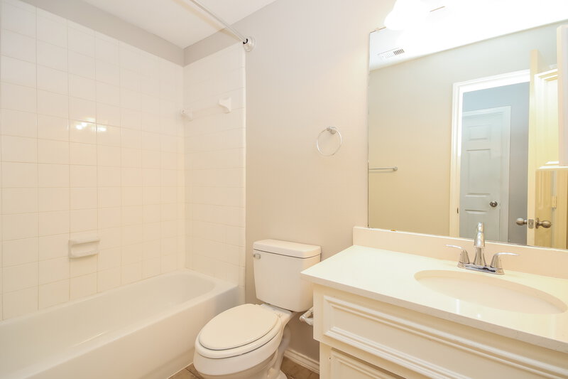 2,325/Mo, 14203 Spring Knoll Ln Rosharon, TX 77583 Bathroom View