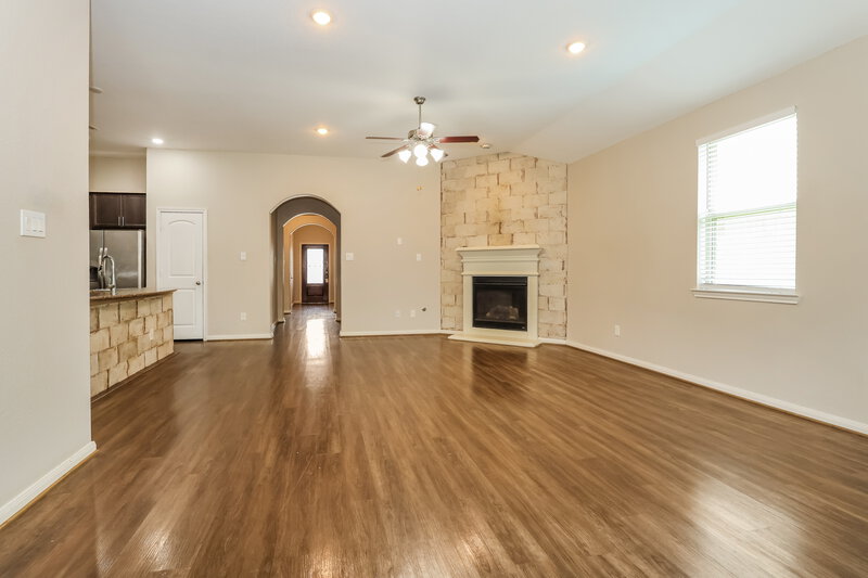 2,375/Mo, 320 Terra Vista Cir Montgomery, TX 77356 Living Room View