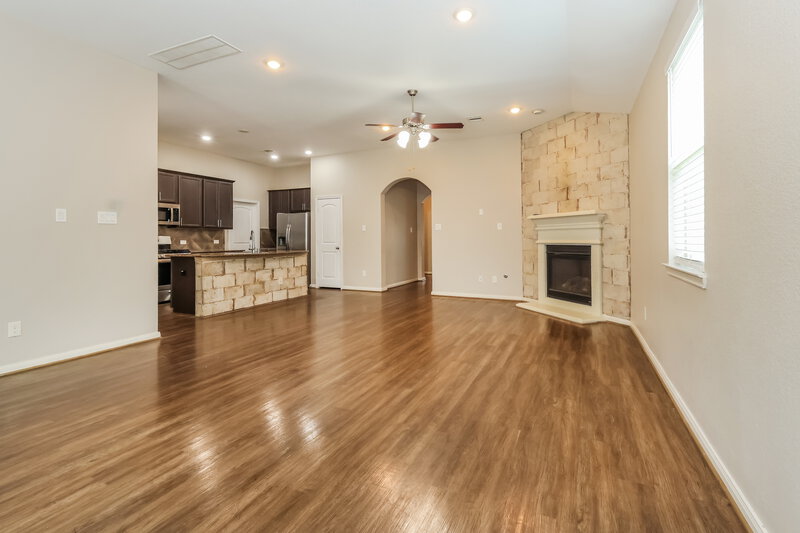 2,375/Mo, 320 Terra Vista Cir Montgomery, TX 77356 Living Room View 2