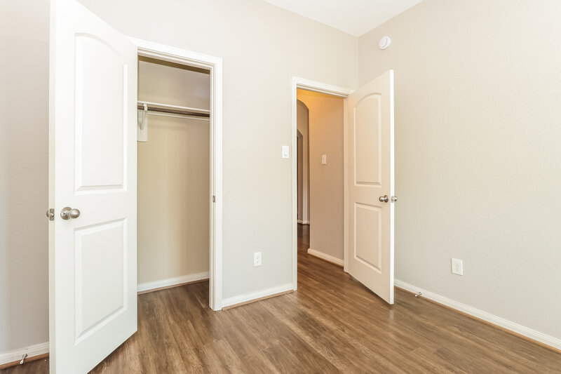 2,375/Mo, 320 Terra Vista Cir Montgomery, TX 77356 Bedroom View