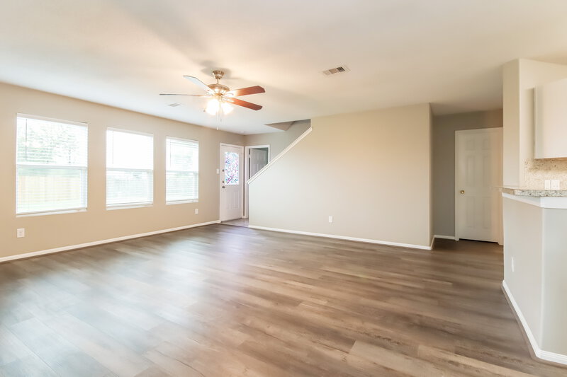 2,020/Mo, 9822 Climbing Tree St Conroe, TX 77385 Living Room View 2