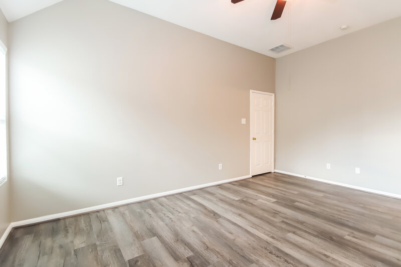 2,020/Mo, 9822 Climbing Tree St Conroe, TX 77385 Main Bedroom View 2