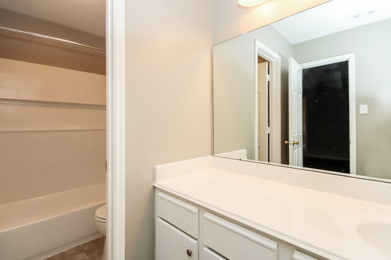 2,020/Mo, 9822 Climbing Tree St Conroe, TX 77385 Bathroom View