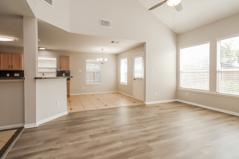 2,315/Mo, 16402 Ancient Forest Dr Humble, TX 77346 Living Room View 3