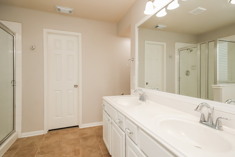 2,315/Mo, 16402 Ancient Forest Dr Humble, TX 77346 Main Bathroom View