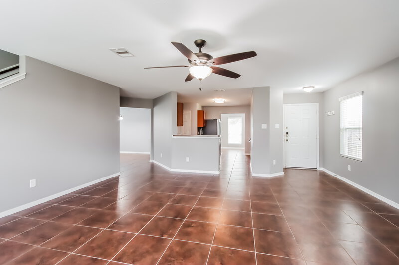 2,135/Mo, 16826 Accolade Way Conroe, TX 77385 Living Room View 2