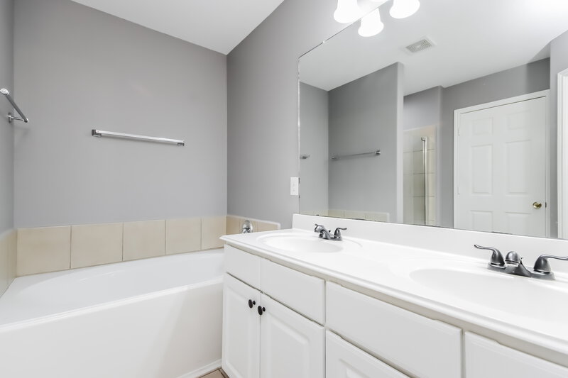 2,135/Mo, 16826 Accolade Way Conroe, TX 77385 Bathroom View