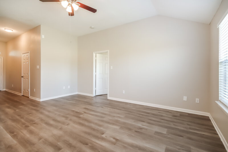 2,030/Mo, 116 Bristol Bend Ln Dickinson, TX 77539 Living Room View 2