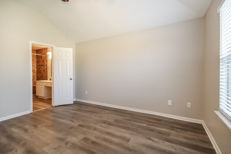 2,030/Mo, 116 Bristol Bend Ln Dickinson, TX 77539 Main Bedroom View