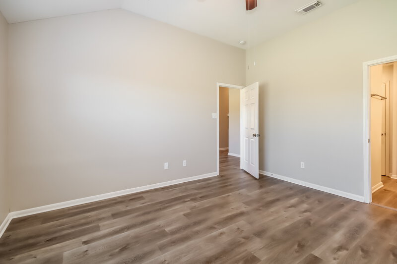2,030/Mo, 116 Bristol Bend Ln Dickinson, TX 77539 Main Bedroom View 2