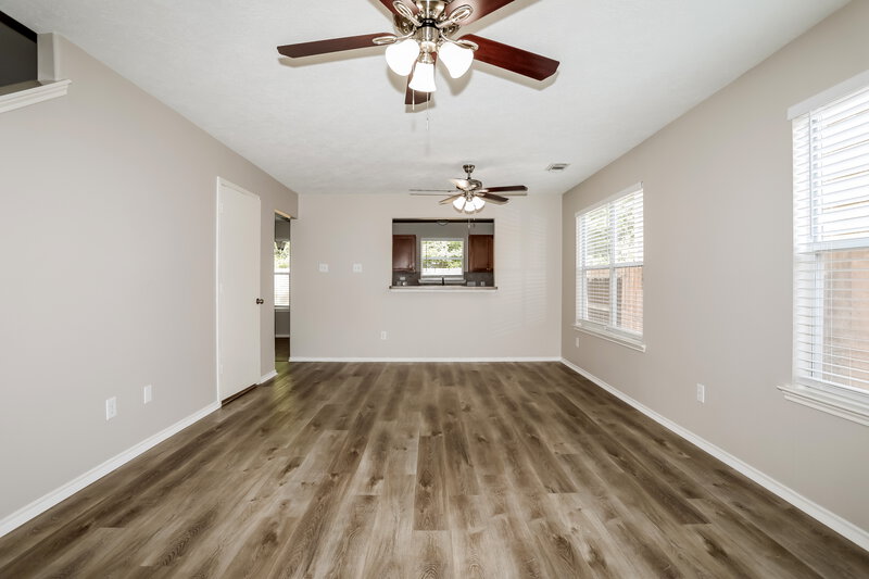 1,945/Mo, 33103 Cottonwood Bnd Magnolia, TX 77354 Living Room View
