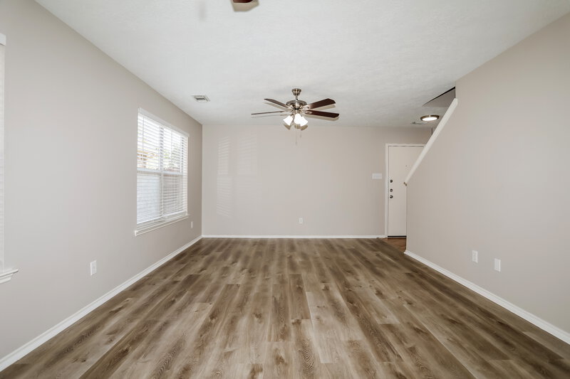 1,945/Mo, 33103 Cottonwood Bnd Magnolia, TX 77354 Living Room View 2