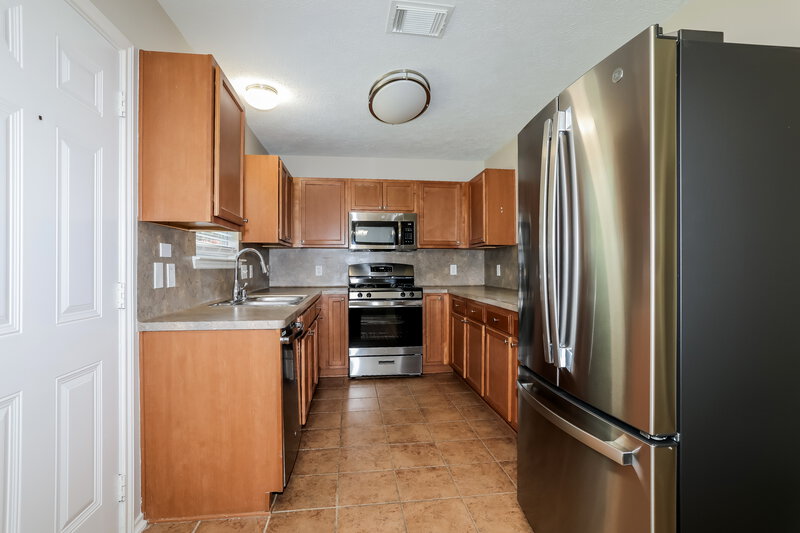1,945/Mo, 33103 Cottonwood Bnd Magnolia, TX 77354 Kitchen View 2