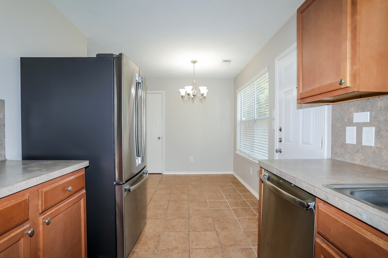 1,945/Mo, 33103 Cottonwood Bnd Magnolia, TX 77354 Kitchen View 3