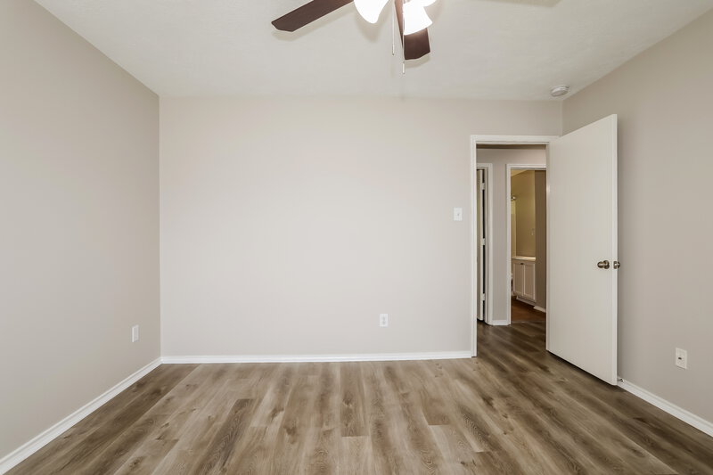 1,945/Mo, 33103 Cottonwood Bnd Magnolia, TX 77354 Bedroom View 2