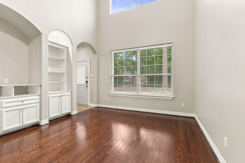 2,445/Mo, 409 Robinwood Dr Spring, TX 77386 Living Room View 3