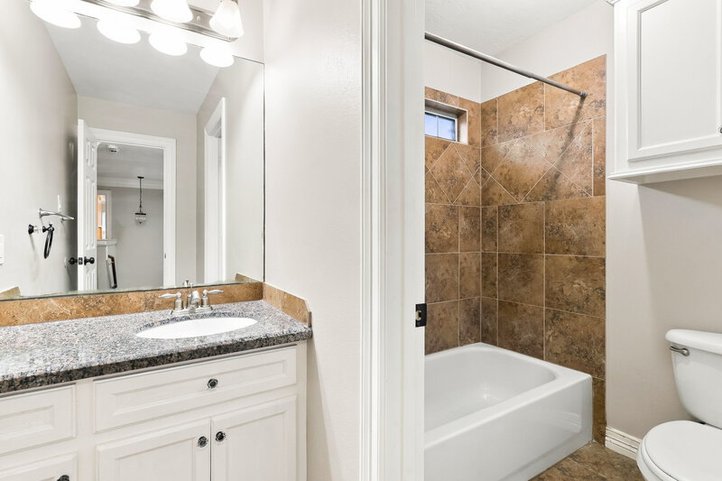 2,445/Mo, 409 Robinwood Dr Spring, TX 77386 Bathroom View