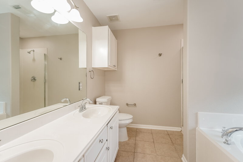 2,055/Mo, 8410 Tararin Ln Richmond, TX 77407 Main Bathroom View