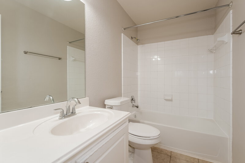 2,055/Mo, 8410 Tararin Ln Richmond, TX 77407 Bathroom View