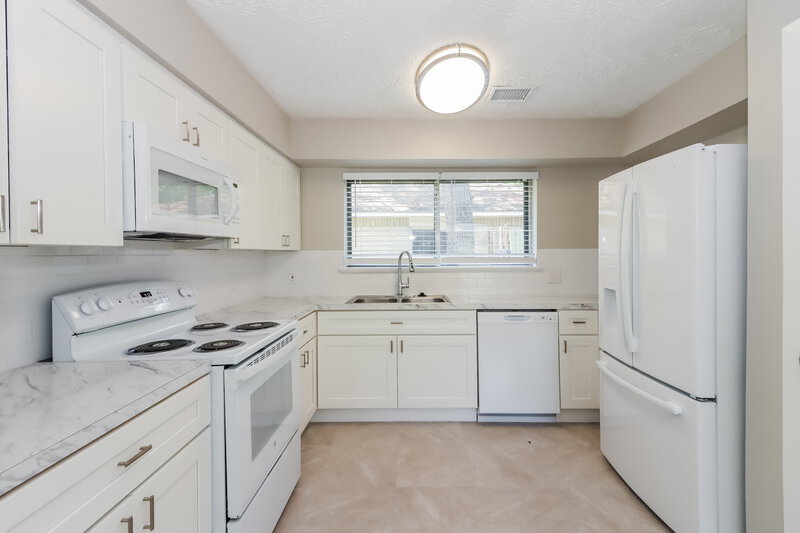 1,780/Mo, 15818 Gatebriar Dr Missouri City, TX 77489 Kitchen View
