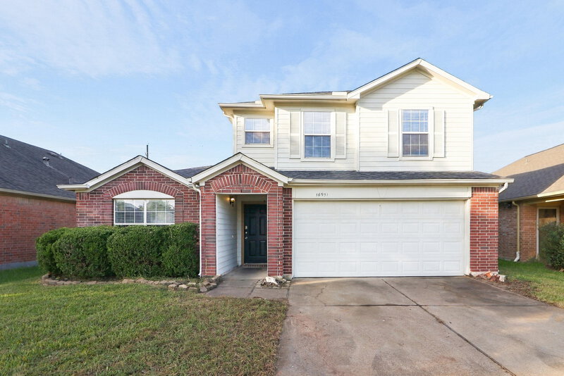 2,240/Mo, 16951 Watering Oaks Ln Houston, TX 77083 External View