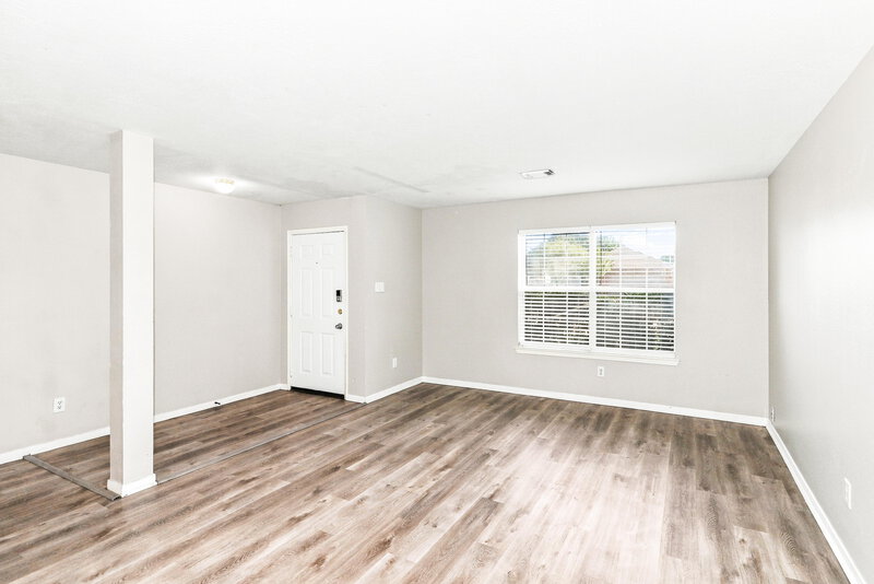 2,240/Mo, 16951 Watering Oaks Ln Houston, TX 77083 Living Room View