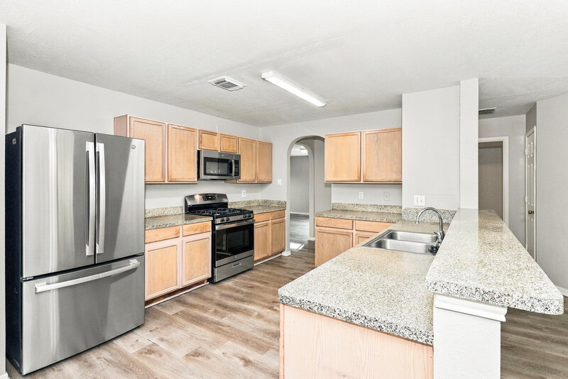 2,240/Mo, 16951 Watering Oaks Ln Houston, TX 77083 Kitchen View 2