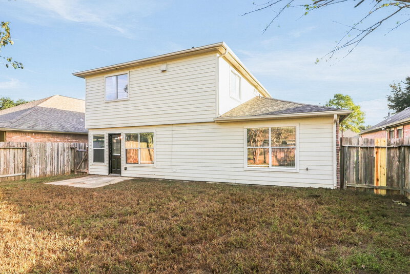 2,240/Mo, 16951 Watering Oaks Ln Houston, TX 77083 Rear View 2