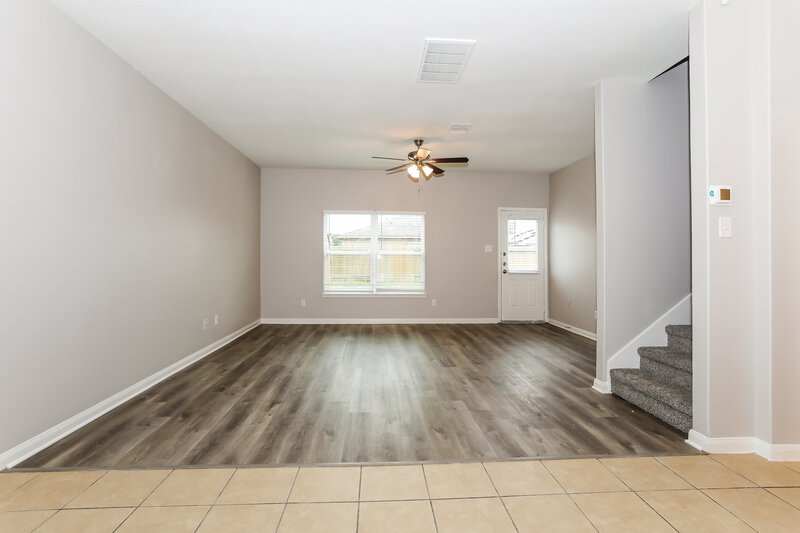 2,510/Mo, 12027 Fairquarter Ln Pinehurst, TX 77362 Living Room View