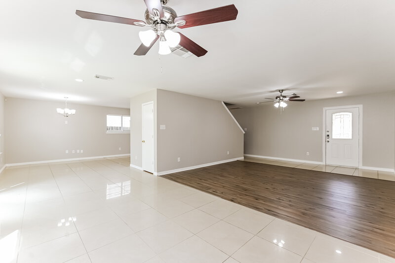 2,210/Mo, 12510 Aarons Way Dr Houston, TX 77066 Living Room View