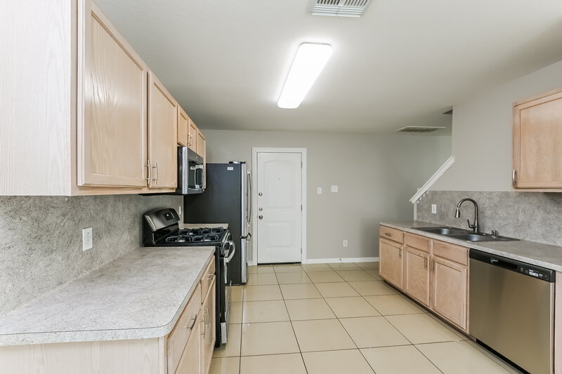 2,210/Mo, 12510 Aarons Way Dr Houston, TX 77066 Kitchen View 2