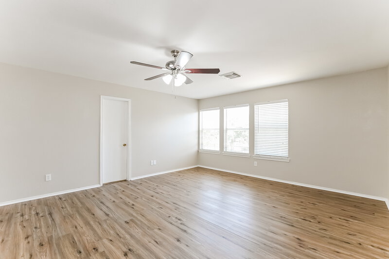 2,210/Mo, 12510 Aarons Way Dr Houston, TX 77066 Main Bedroom View