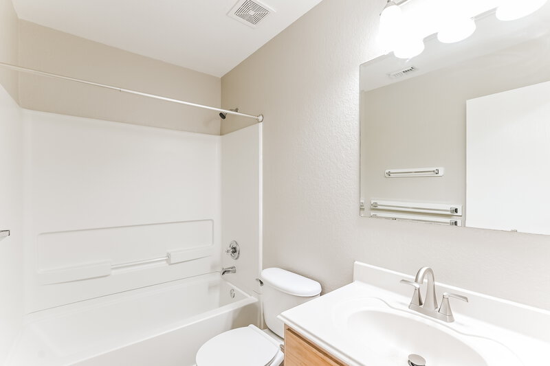 2,210/Mo, 12510 Aarons Way Dr Houston, TX 77066 Bathroom View