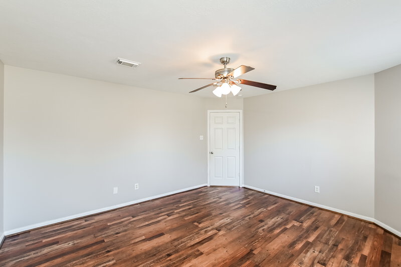 1,720/Mo, 7457 Parkland Manor Dr Cypress, TX 77433 Main Bedroom View 2