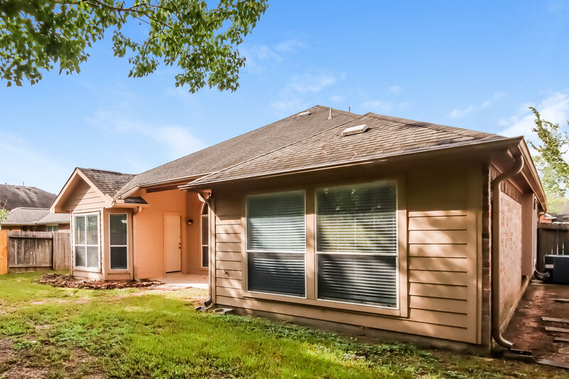 1,930/Mo, 14102 Seagler Springs Ln Houston, TX 77044 Rear View
