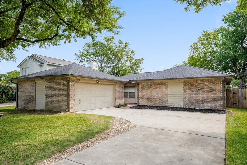 2,055/Mo, 10310 Pear Oak Dr Houston, TX 77065 Front View