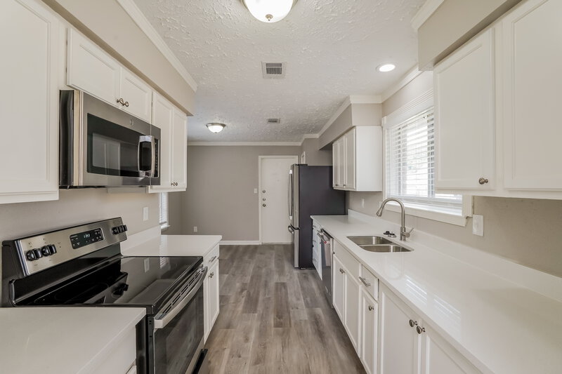 2,055/Mo, 10310 Pear Oak Dr Houston, TX 77065 Kitchen View