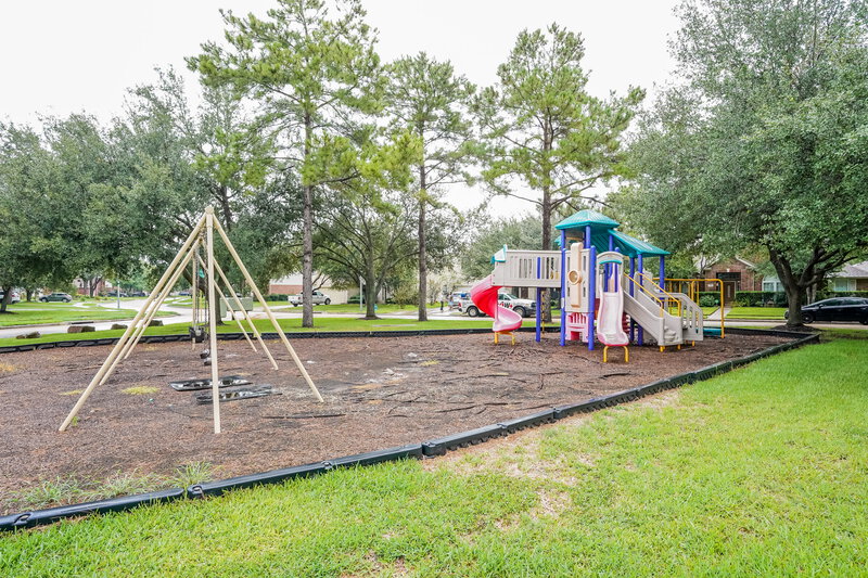 2,055/Mo, 10310 Pear Oak Dr Houston, TX 77065 Exterior View 2
