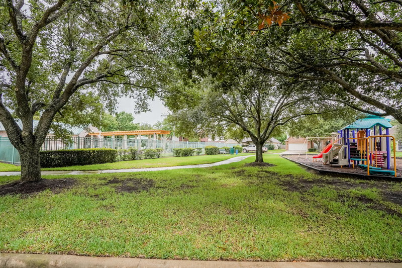2,055/Mo, 10310 Pear Oak Dr Houston, TX 77065 Exterior View 5