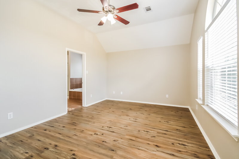 2,340/Mo, 1114 S Teal Estates Cir Fresno, TX 77545 Main Bedroom View 2