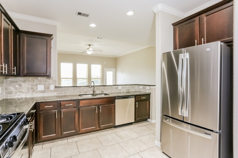 2,620/Mo, 16146 Fairway Creek Cir Crosby, TX 77532 Kitchen View