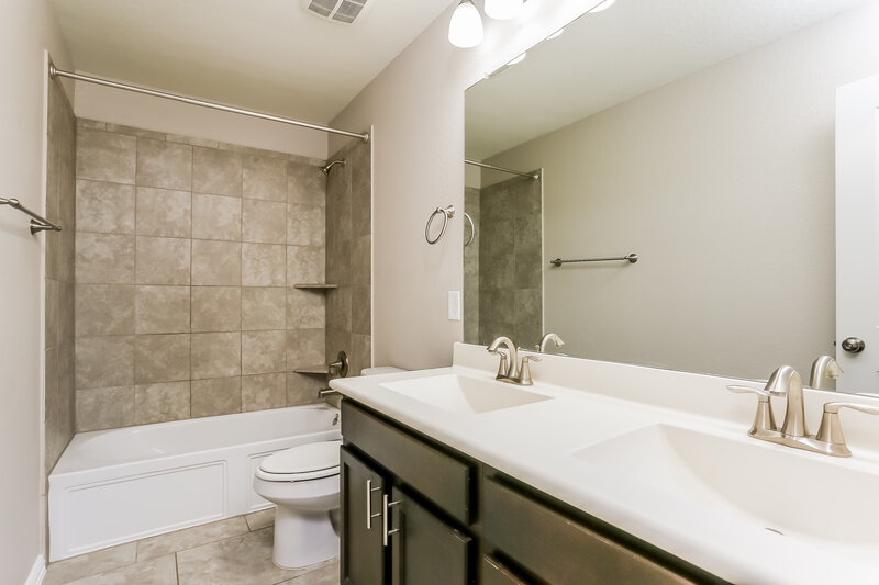 2,620/Mo, 16146 Fairway Creek Cir Crosby, TX 77532 Bathroom View