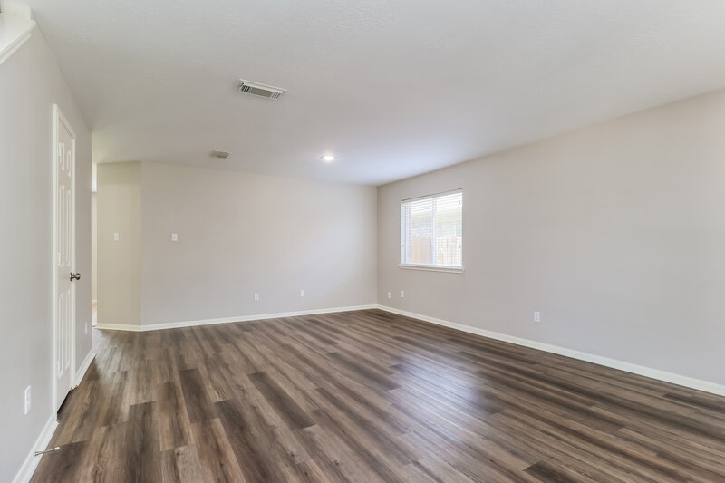 2,325/Mo, 18419 Atascocita Meadows Dr Humble, TX 77346 Living Room View