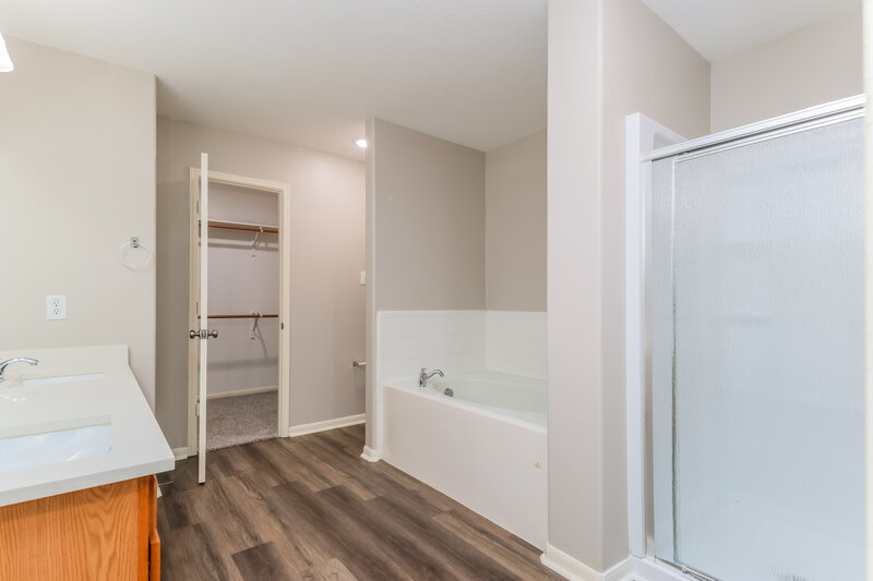 2,325/Mo, 18419 Atascocita Meadows Dr Humble, TX 77346 Main Bathroom View