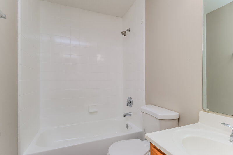 2,325/Mo, 18419 Atascocita Meadows Dr Humble, TX 77346 Bathroom View