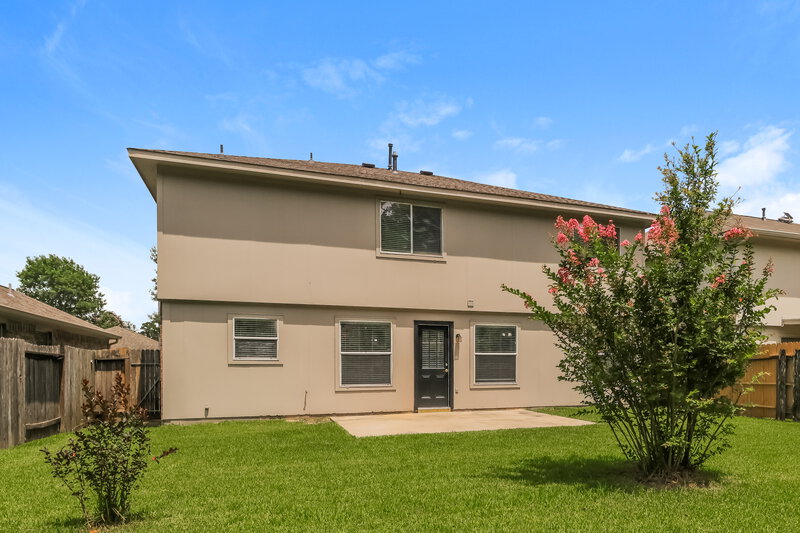 2,325/Mo, 18419 Atascocita Meadows Dr Humble, TX 77346 Rear View