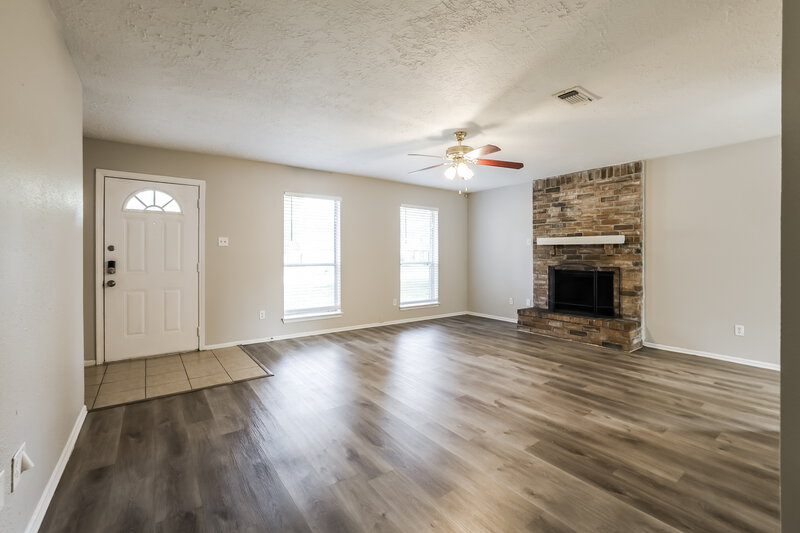 1,615/Mo, 4510 Tylergate Dr Spring, TX 77373 Living Room View