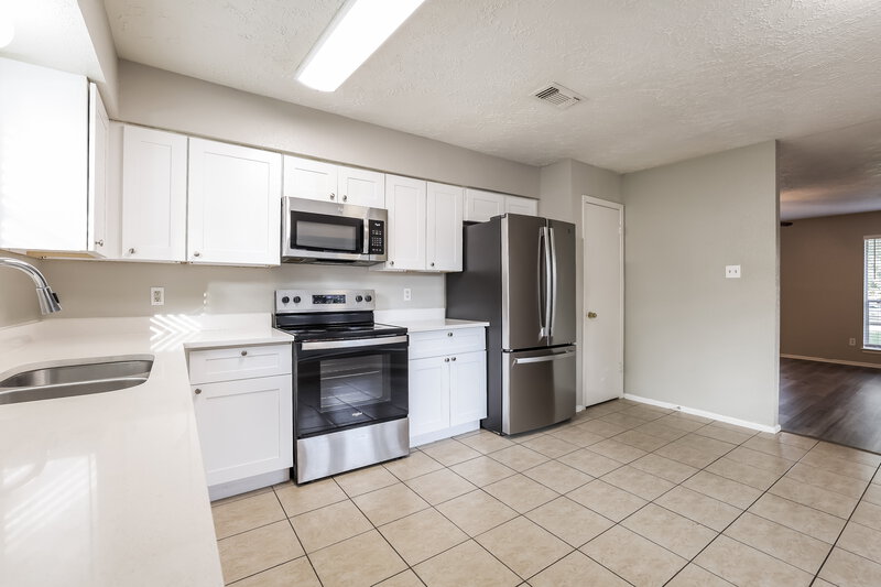 1,615/Mo, 4510 Tylergate Dr Spring, TX 77373 Kitchen View 2